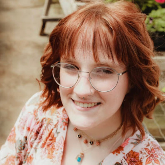 Meet your Posher, Mckenzie - Picture 1 of 1